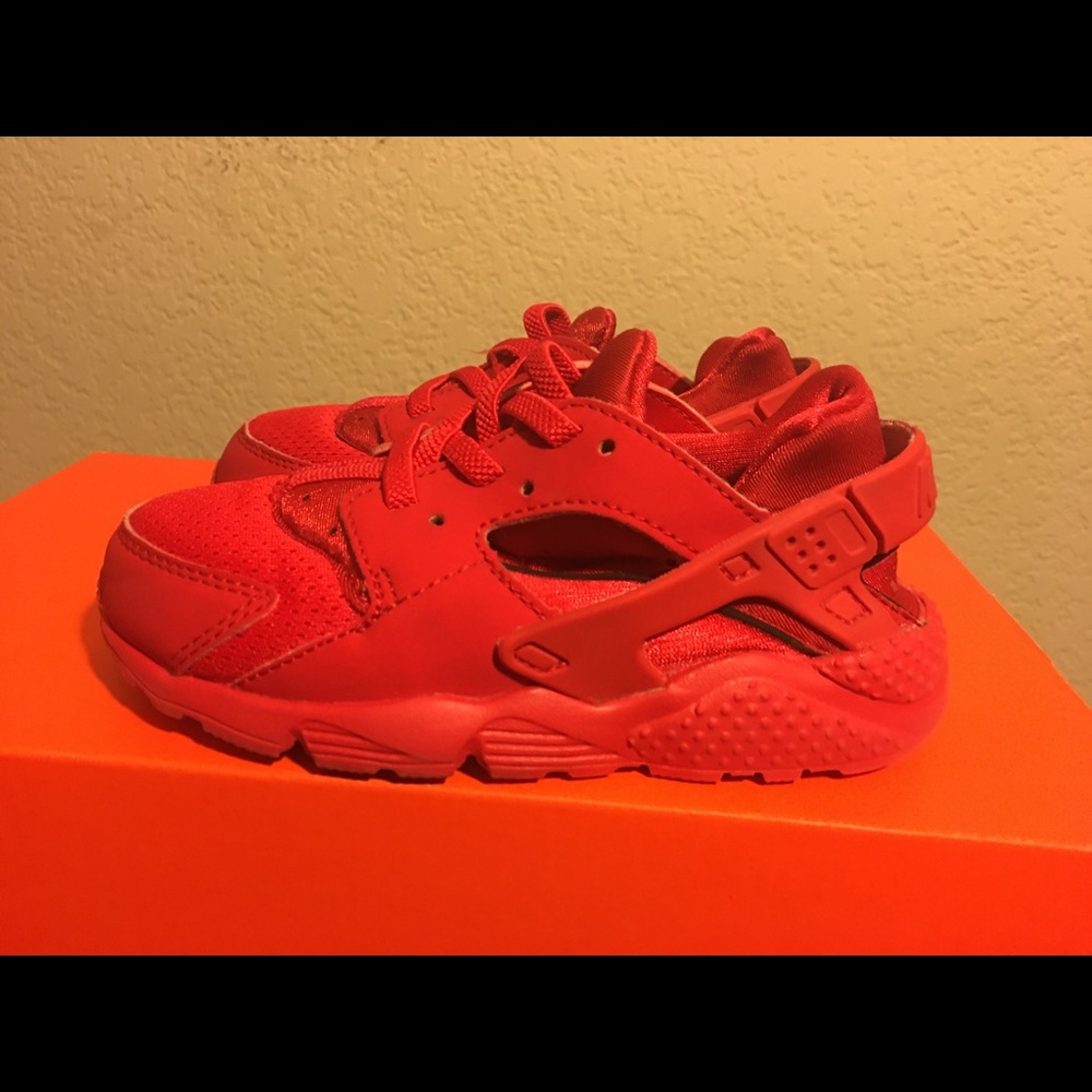 Nike Huarache Run Red size 9c Pre Owned